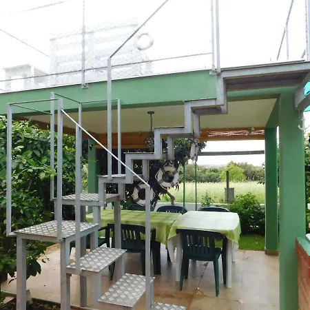 アパート Tognon プーラ